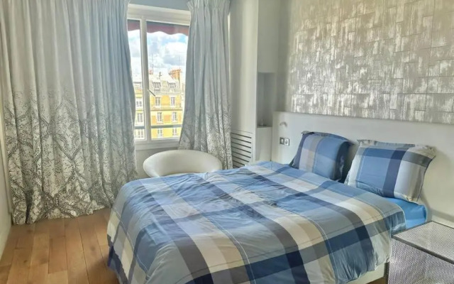 Apartment with eiffel tower and Seine view Blériot