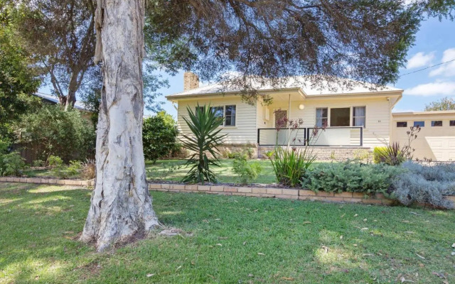 Renovated Beach Beauty - Rosebud