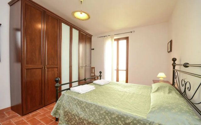 Exquisite Farmhouse in Pupaggi With Swimming Pool