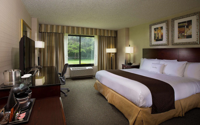 DoubleTree by Hilton Charlotte Airport