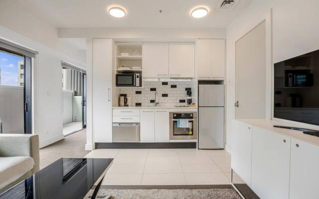 Bright & Modern Auckland Cbd Apartment