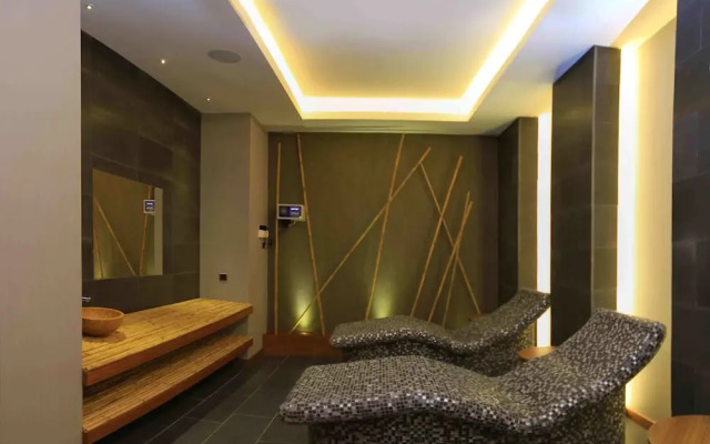 Sky Tower Deluxe Hotel
