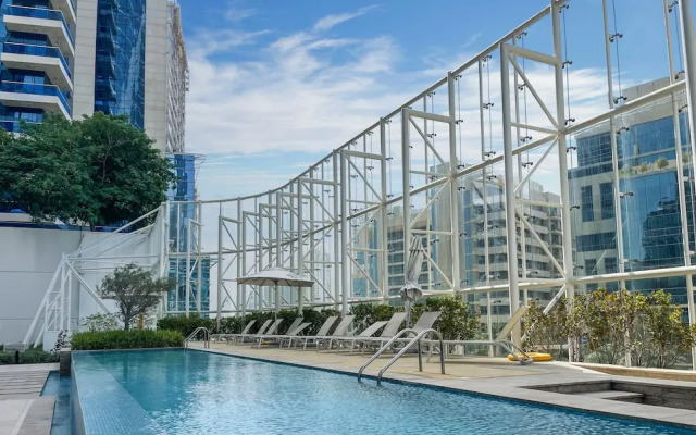 LUX  Pad Executive Suite Canal View 5