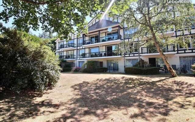 Apartment with 2 Bedrooms in Neufchâtel-Hardelot, with Pool Access, Furnished Garden And Wifi - 2 Km From the Beach