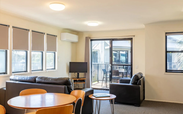 Noosa Lakes Resort