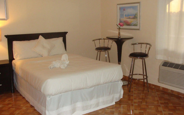 Sevilla Inn - Near Medieval Times