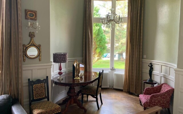Dalmore House - The Duchess Apartment