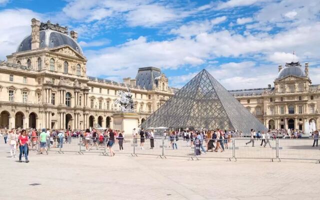 Saint-Germain des Prés Apartment 2