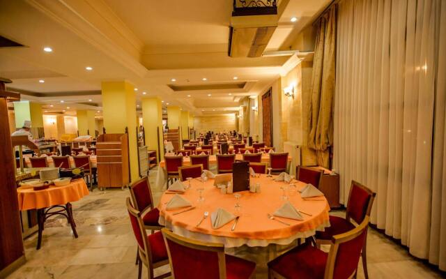 Tassaray Hotel