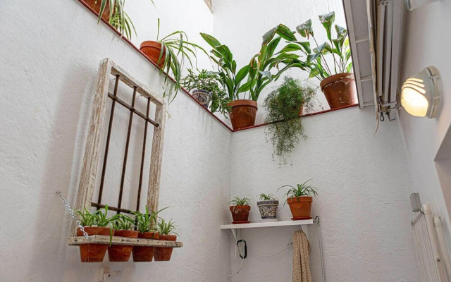 Amazing 1 Bed House W/patio nr Centro