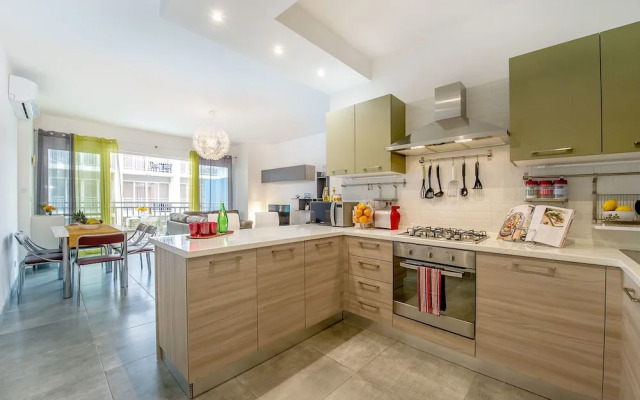 The Hillock North D6