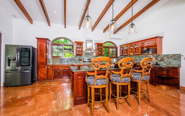 Blue Jewel Oceanfront Private Villa