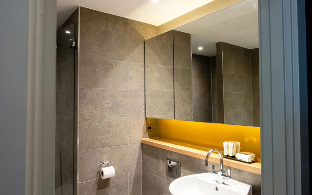 Apex City of Bath Hotel