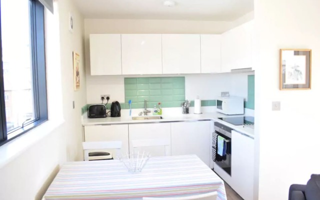 Modern 1 Bedroom With Balcony in Wandsworth