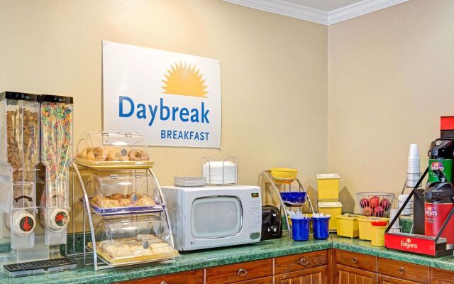 Days Inn Charlotte North-Speedway-UNCC-Research Pa