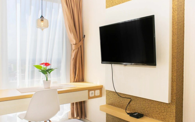 Comfortable Patraland Urbano Studio Apartment Near Train Station – Guest Rooms – Bekasi