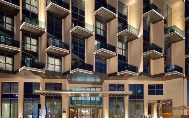 Adagio Premium The Palm