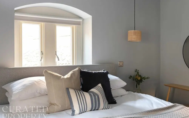 St Catherine s Hospital - Superior Apartment