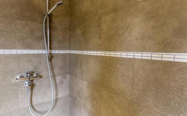 Fabulous First Floor Apartment Dasiri Downtown Residence