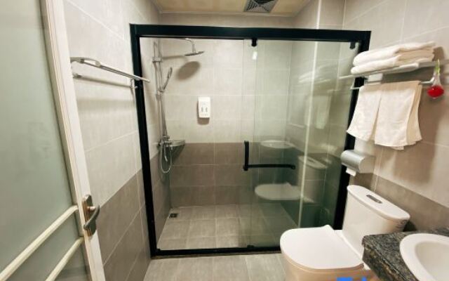 Huazhou Diqiao Theme Apartment