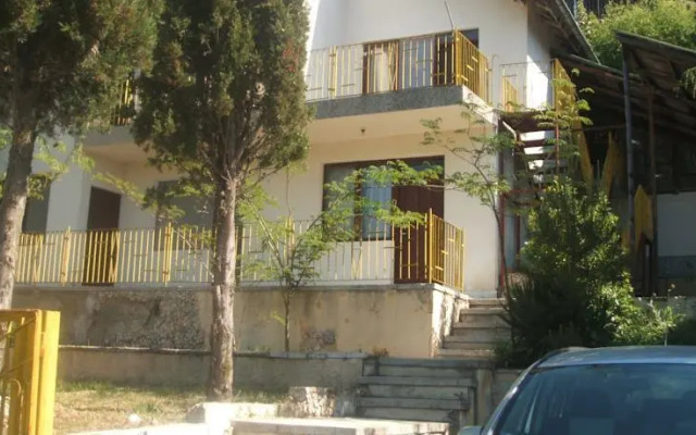 Sunrise 2 Guest House