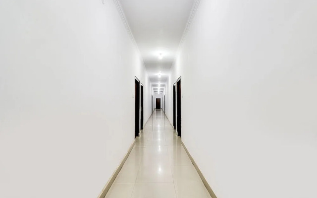 Capital O 43516 Dream World Resort