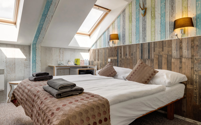 Royal Court Hotel