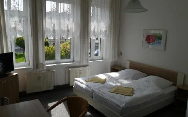 Menzels Pension Drehscheibe