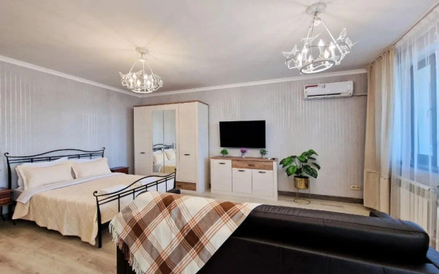 Apartment on Batyr 41