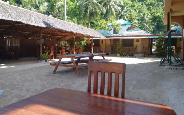 Tres Verdes Resort & Resto-Bar