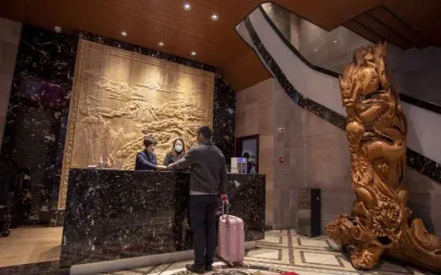 Baiyun Business Hotel (Jianye Railway Station)
