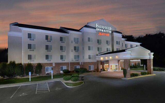 Fairfield Inn & Suites by Marriott Roanoke Hollins/I-81