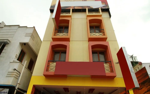 OYO 15427 Hotel Apple Grand