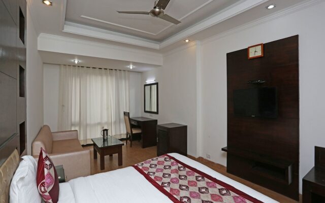 OYO 1492 Hotel Broadway Inn
