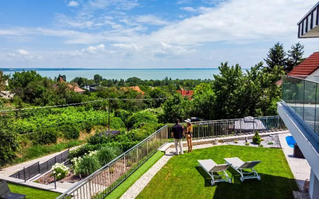 Lake Spirit Boutique Apartments