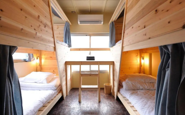 Guest House MAYA - Hostel