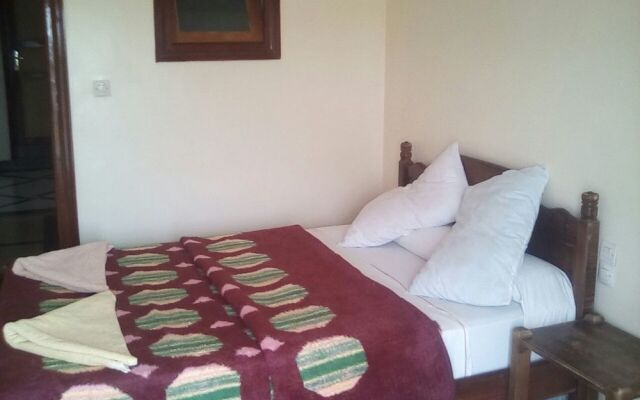 Hotel Almanader