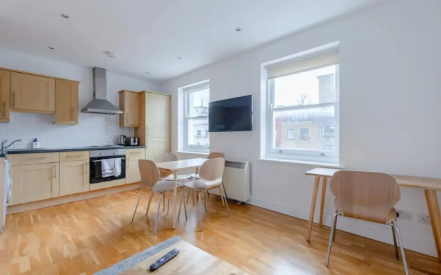 Contemporary 1BD Flat - Camden