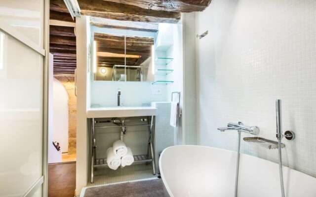 Beautiful 2bed for 7p, Next to Place des Vosges