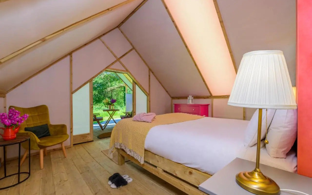 Killarney Glamping at the Grove, Suites And Lodges