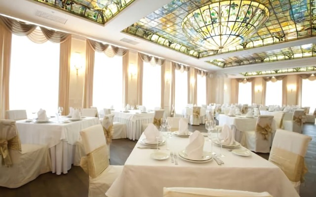 Palace Del Mar