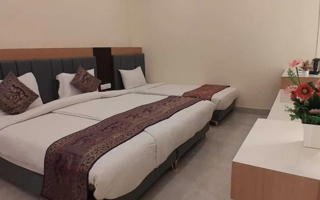 OYO Premium Assi Ghat