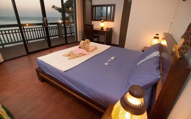 Penn Sunset Villa with Pool 10A