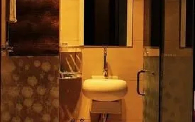 Yuxi Lucky 5 Million Fast Hotel