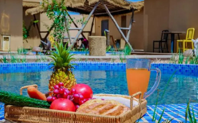 Stay and Retreat Homestay – Pool – Zhongwei