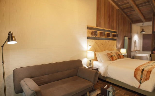 Sanae' Townhouse Chiang Mai
