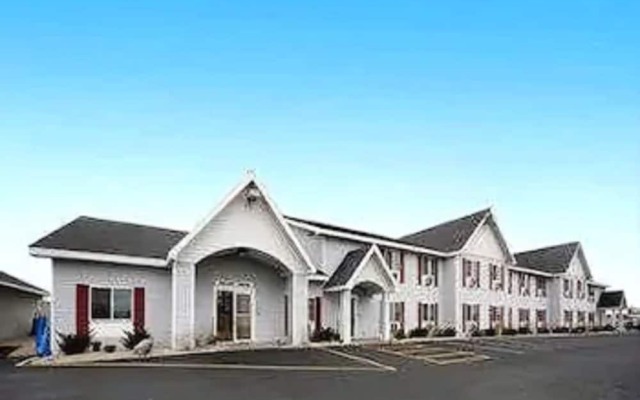 Baymont Inn & Suites Marinette