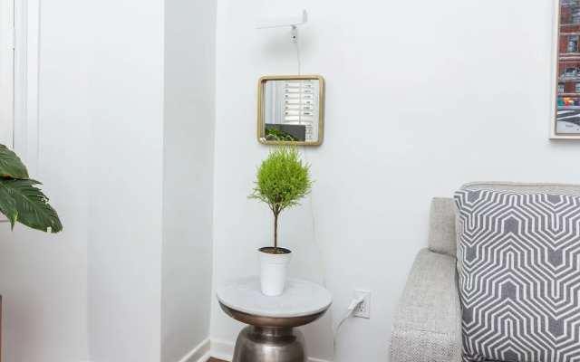 Applewood Suites - Queen West