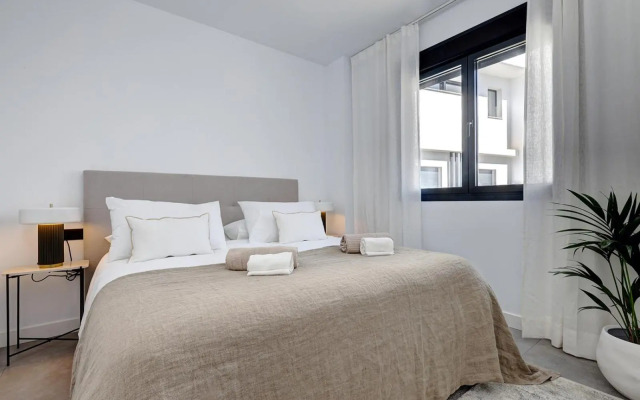 Brand New, Elegant Three Bed Apartment