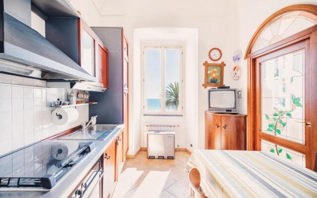 Appartamento Fronte Mare a Ospedaletti by Wonderful Italy